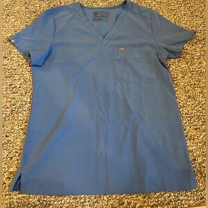 FIGS tops/ color: blue/ size: xs